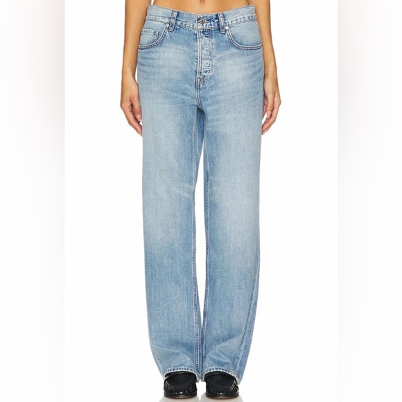 GRLFRND Denim - The Bella Low Rise Relaxed Jeans in Santa Monica Light Wash